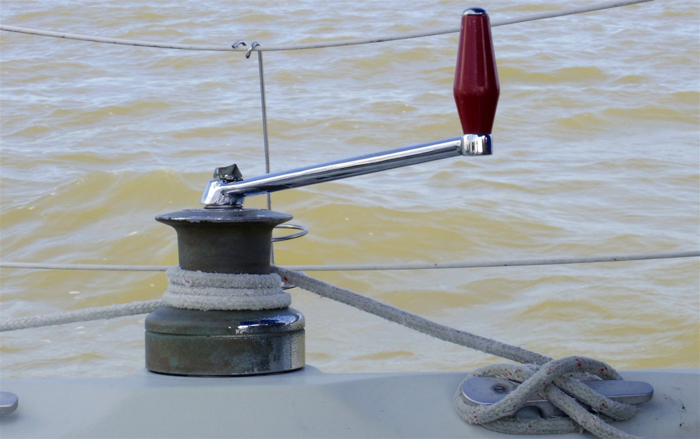 Sailboat deck winch, rope and cleat